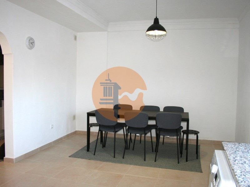 Property photo 2 of 33