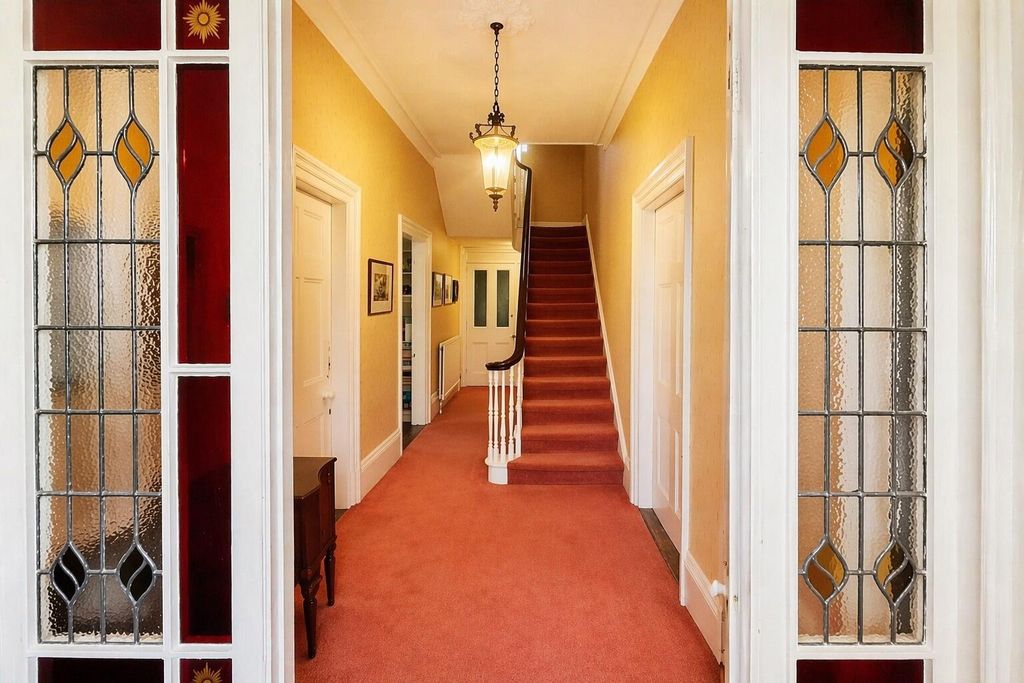 Property photo 2 of 46 Hallway