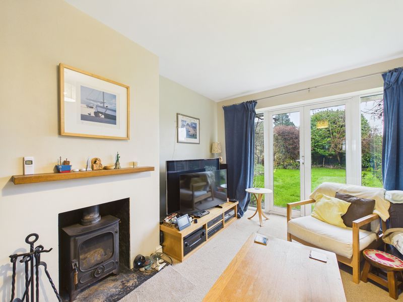 Property photo 3 of 11 Lounge