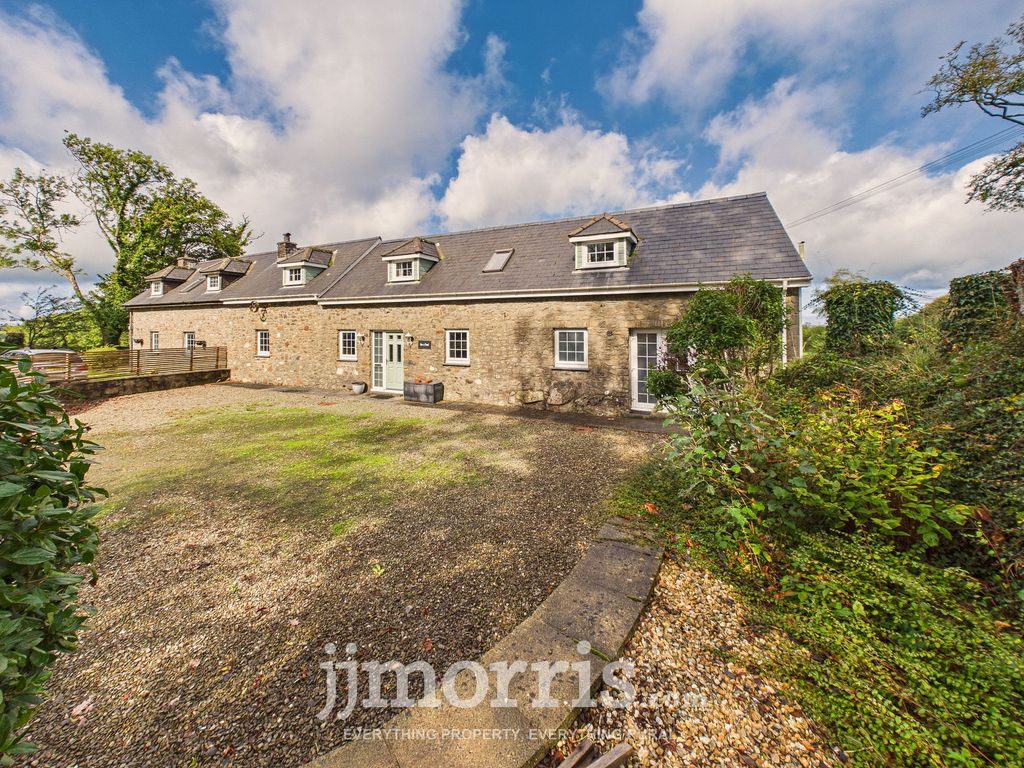 Property photo 1 of 40