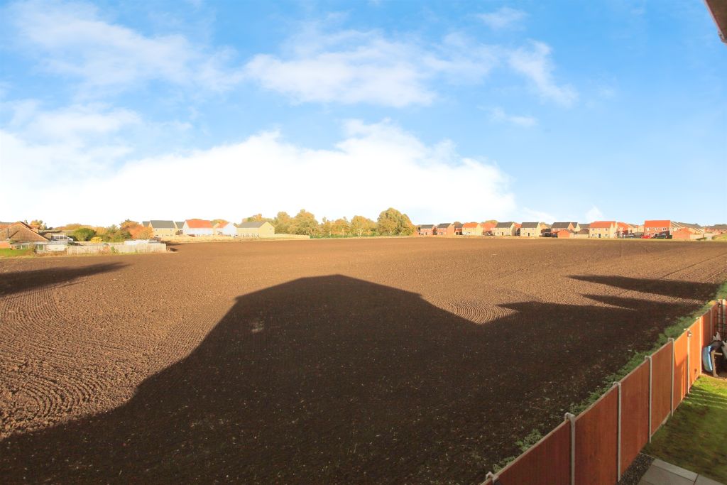 Property photo 3 of 28