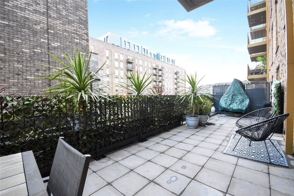 Property photo 1 of 18 Terrace