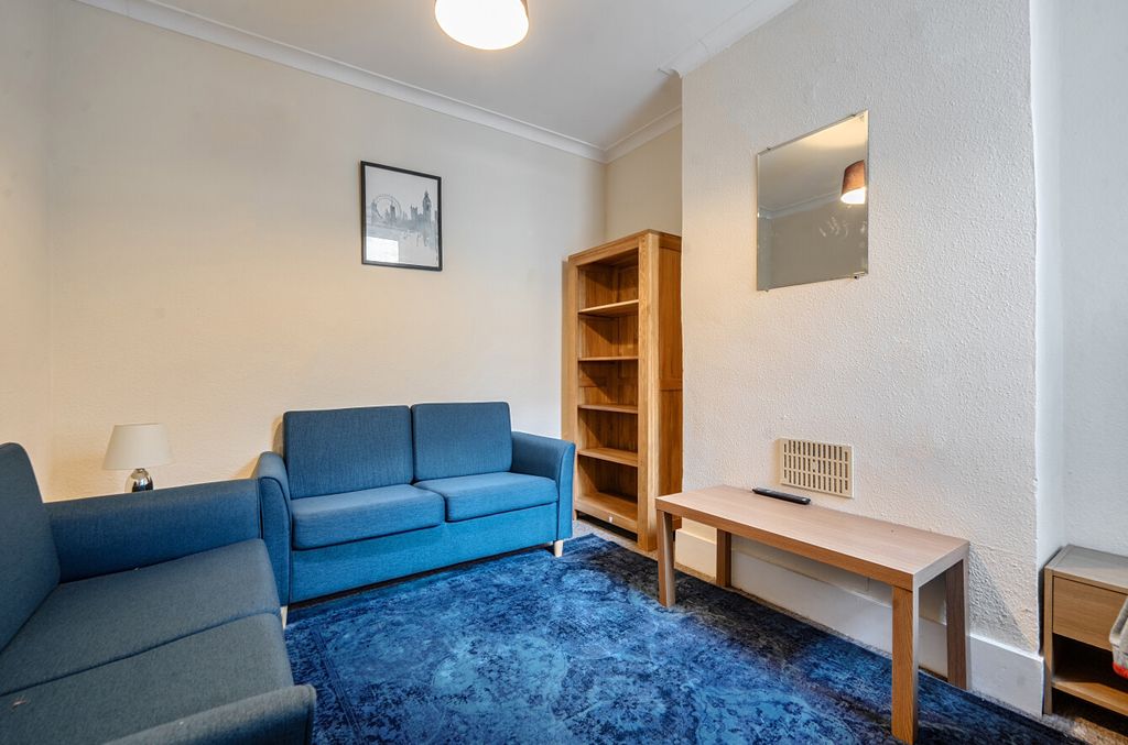 Property photo 3 of 9 1430087-1-69ce518...