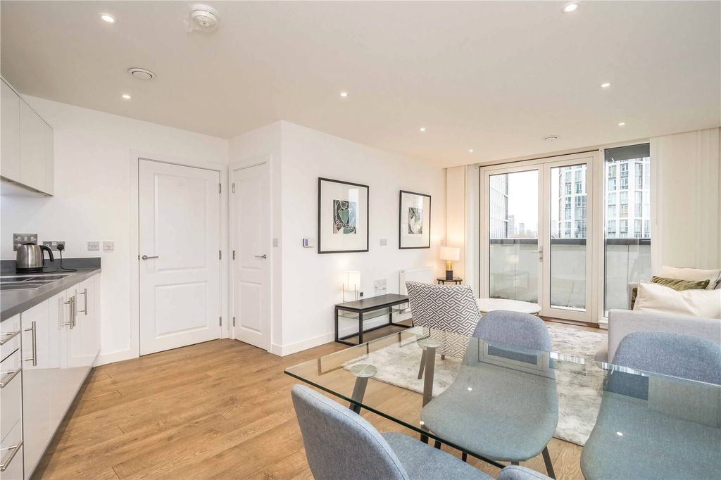 Property photo 3 of 10 Reception