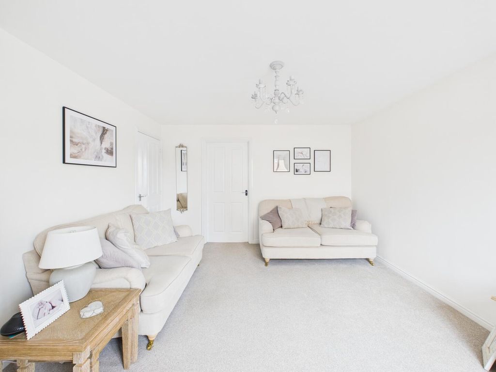 Property photo 3 of 24 Living Room