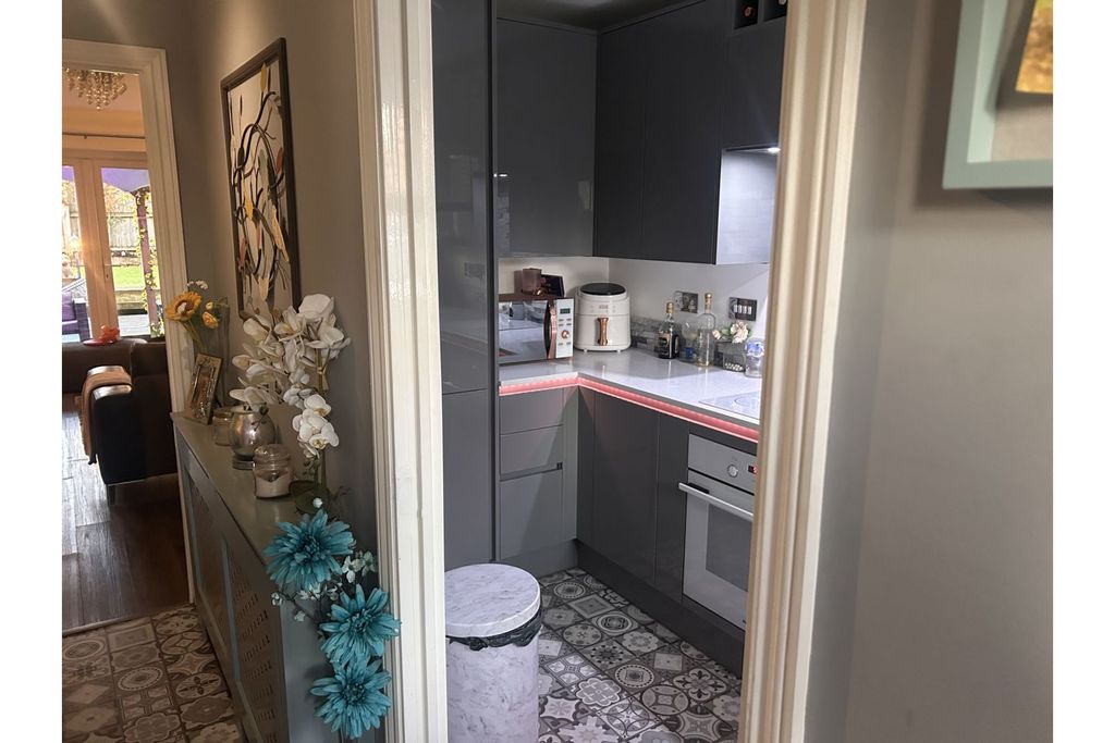 Property photo 2 of 22