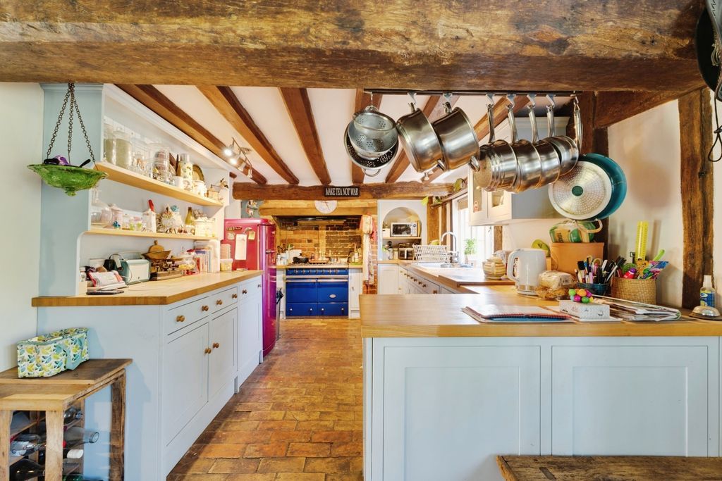 Property photo 2 of 23 Kitchen