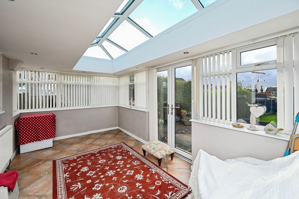 Property photo 3 of 18 Sunroom