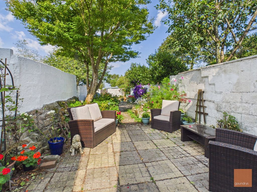 Property photo 2 of 18