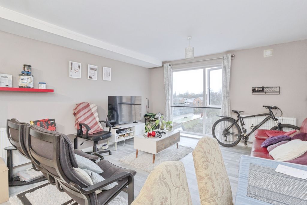 Property photo 3 of 15