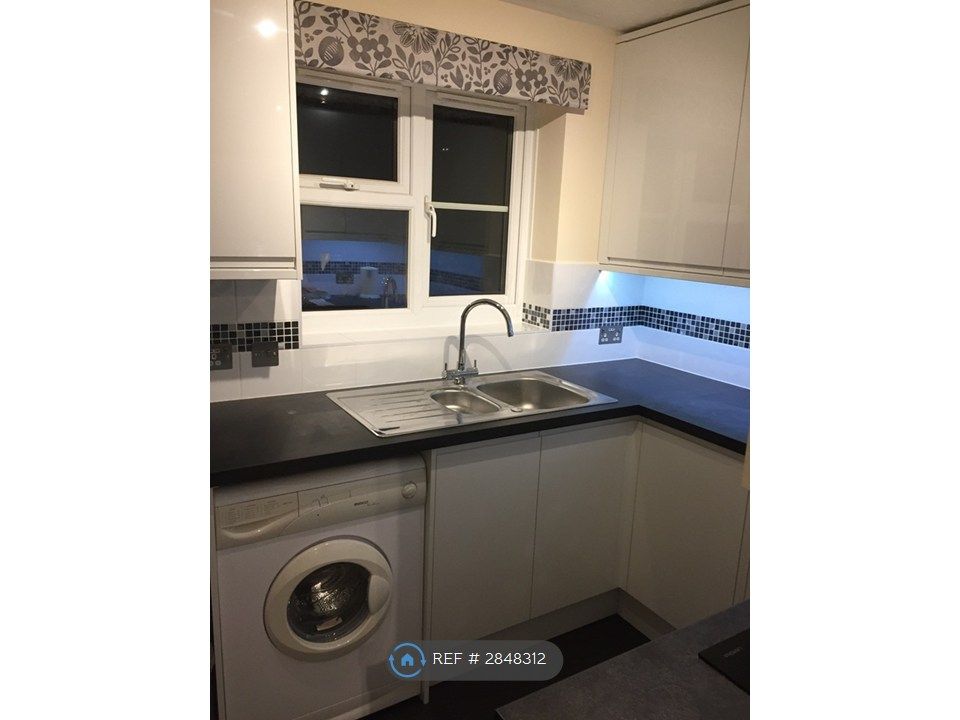 Property photo 3 of 14 Kitchen