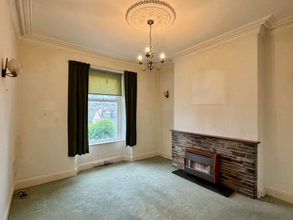 Property photo 1 of 17 Lounge