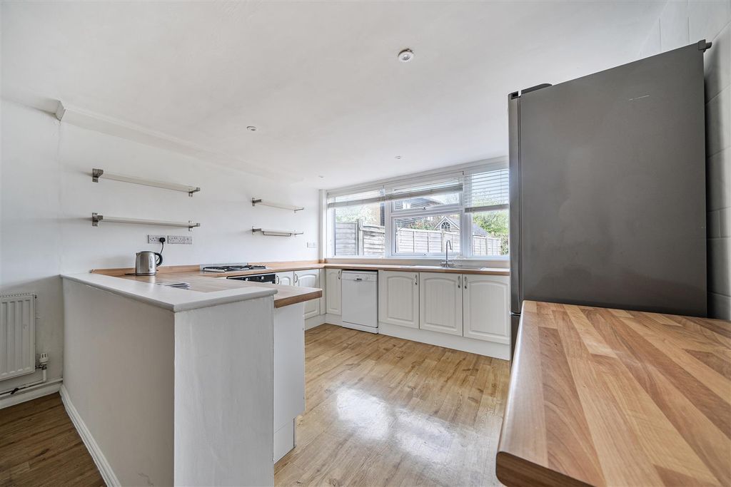 Property photo 3 of 21 1446536-14-69Dfdde9A313B.Jpg