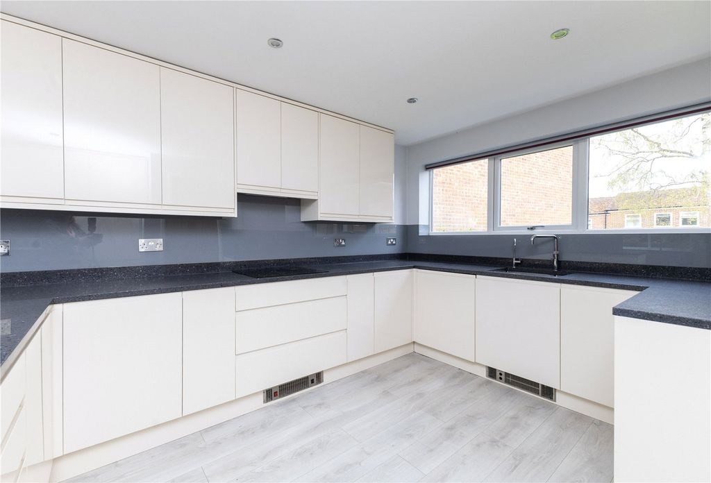 Property photo 3 of 12 Picture No. 07