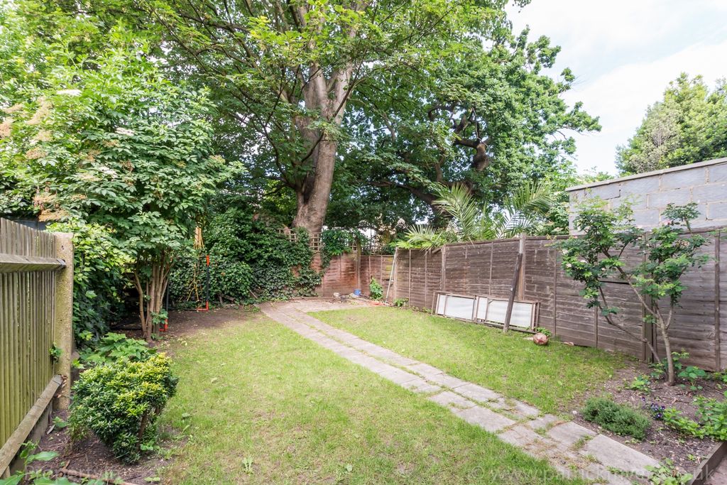 Property photo 2 of 15 Bf 40 Derwent Gro...