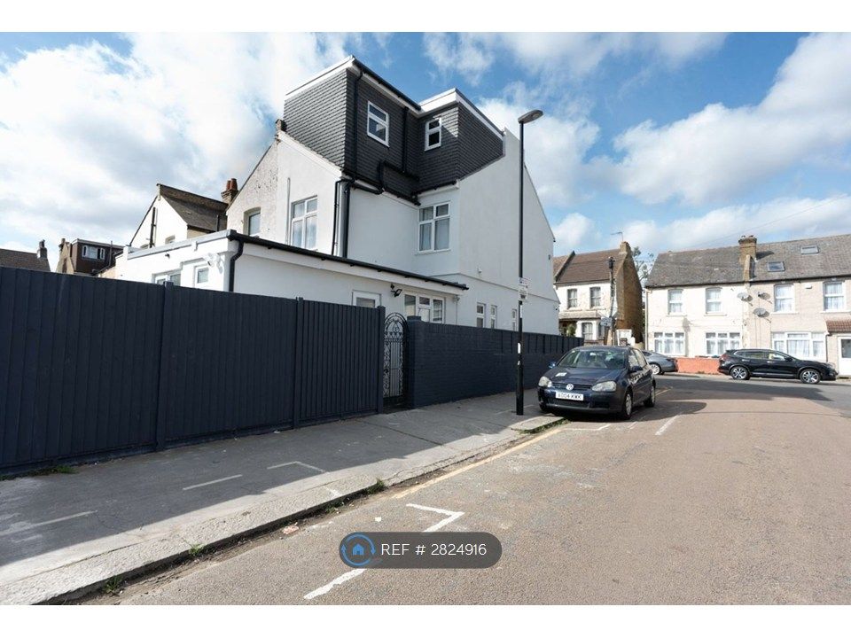 Property photo 3 of 24