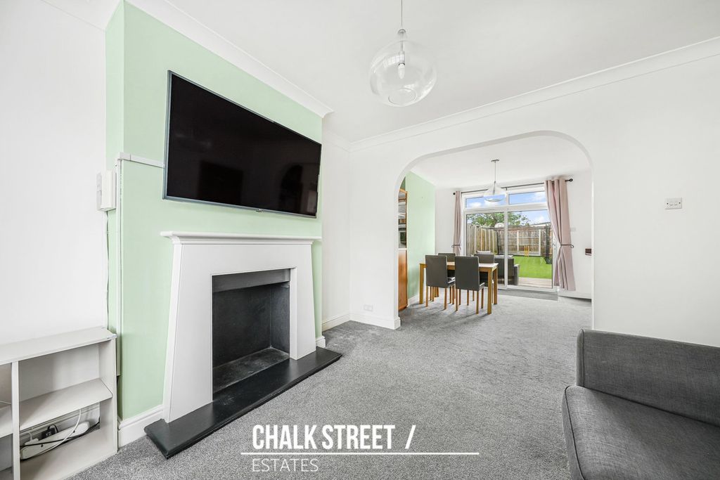 Property photo 2 of 31
