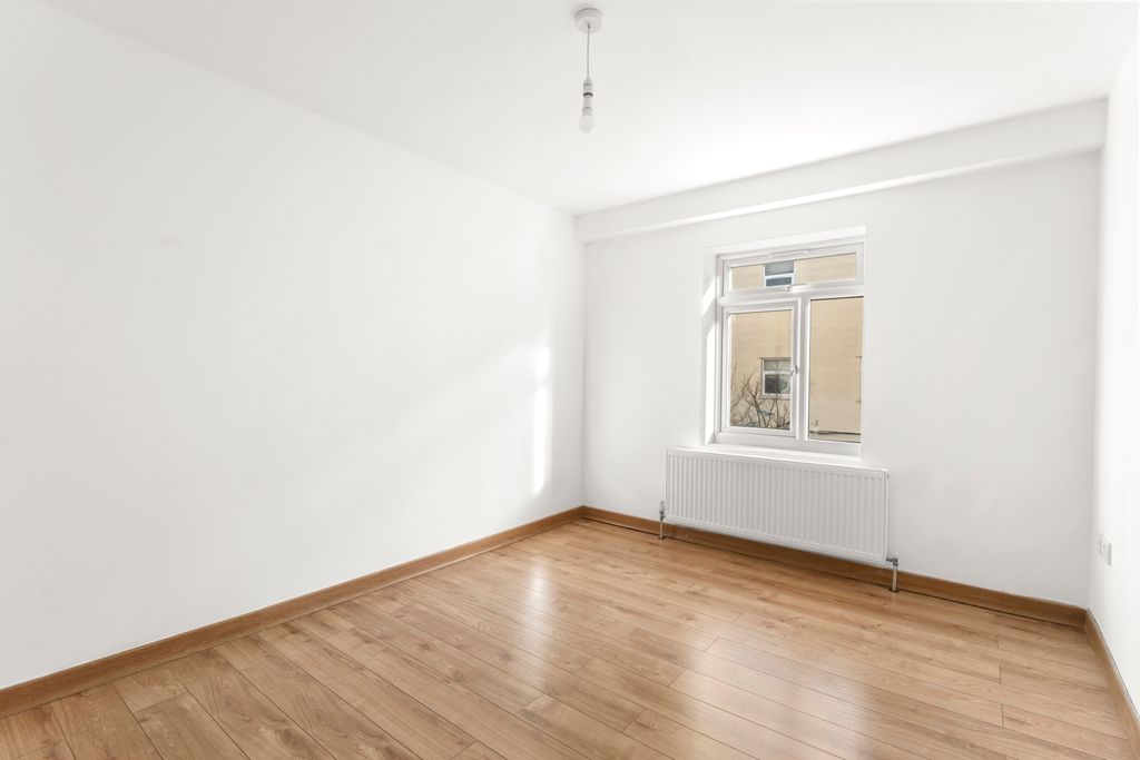 Property photo 2 of 19 Dsc01742