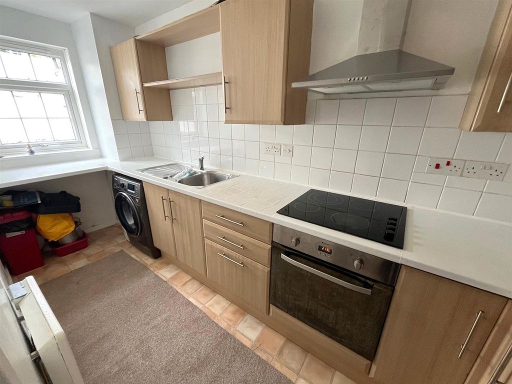 Property photo 3 of 8