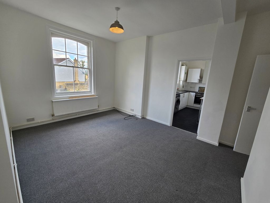 Property photo 2 of 8