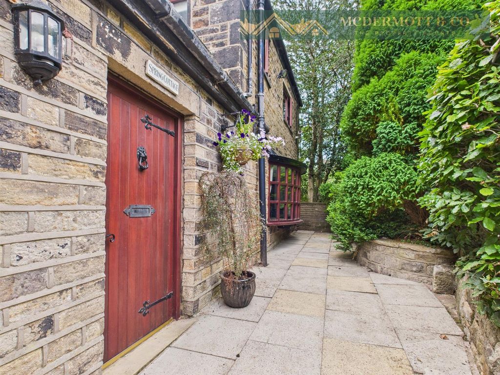 Property photo 1 of 38 Entrance Vestibule