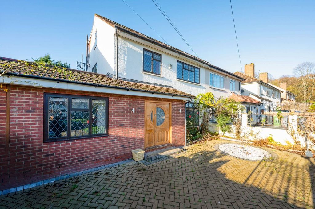 Property photo 2 of 21