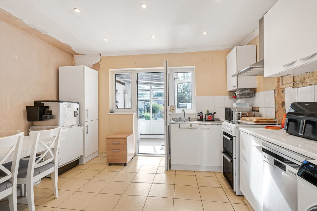 Property photo 3 of 15 Kitchen/Dining