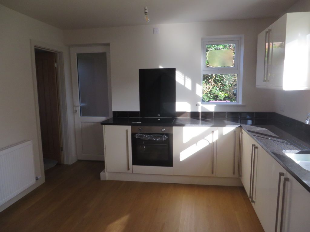 Property photo 2 of 28