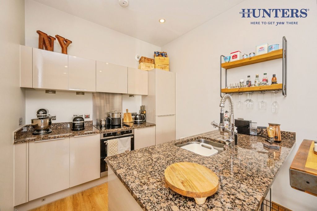 Property photo 3 of 21 Pbox-Img.Jpg