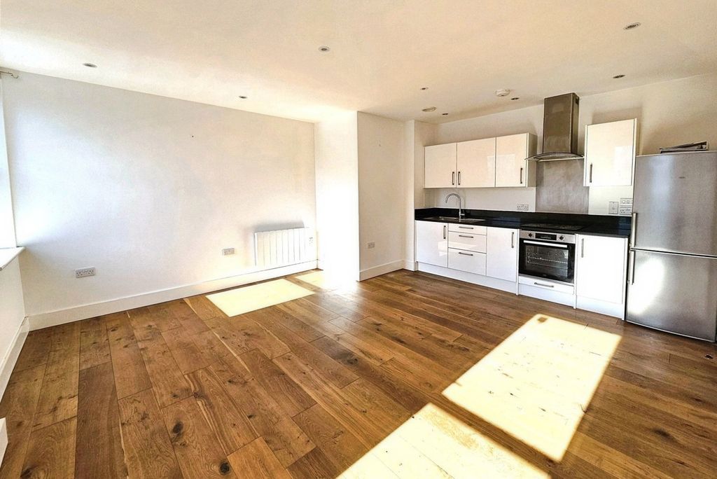 Property photo 2 of 8 Pbox-Img.Jpg