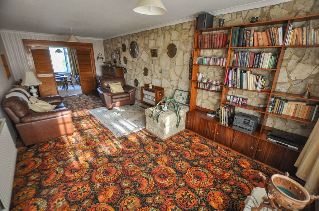 Property photo 3 of 20