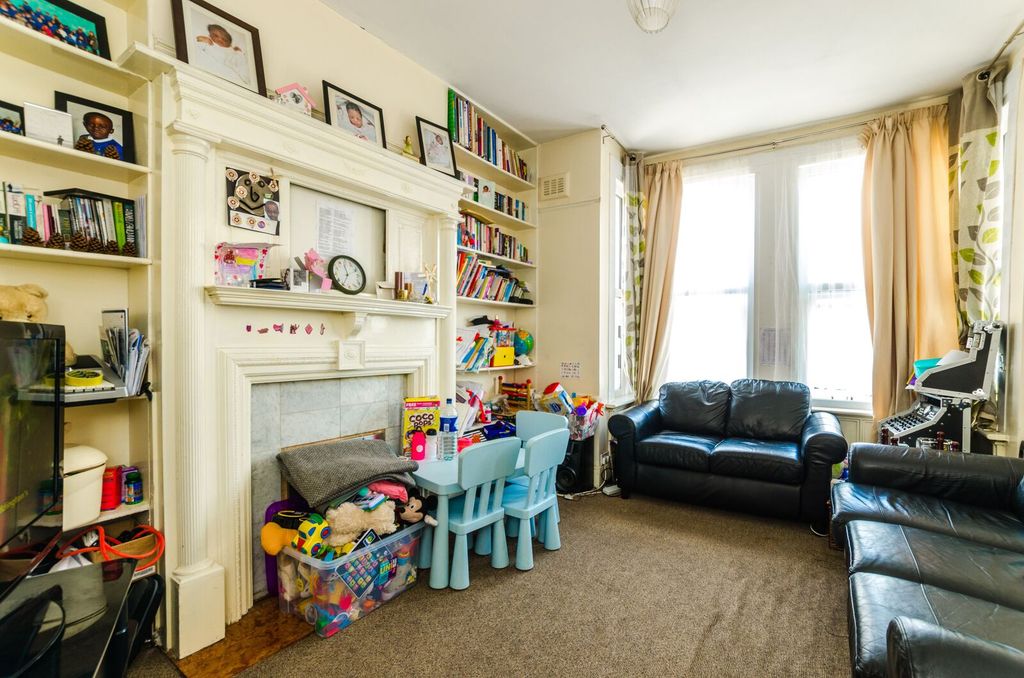 Property photo 2 of 6