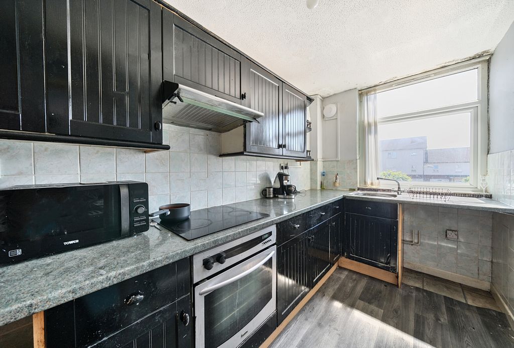 Property photo 2 of 13 1290924-34-68272d...