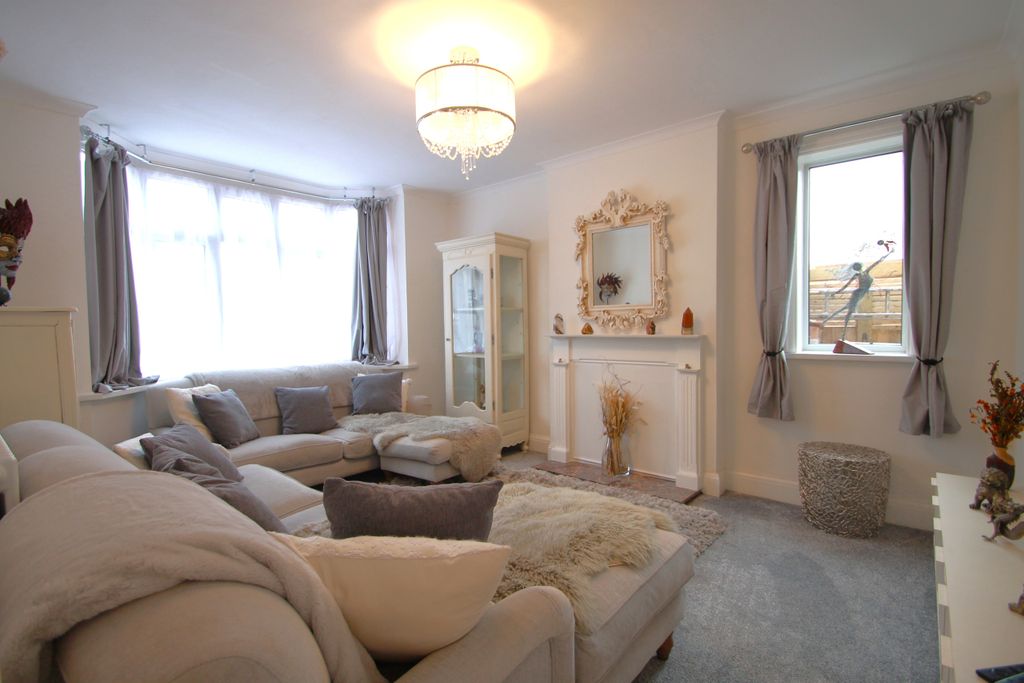 Property photo 2 of 30 Living Room