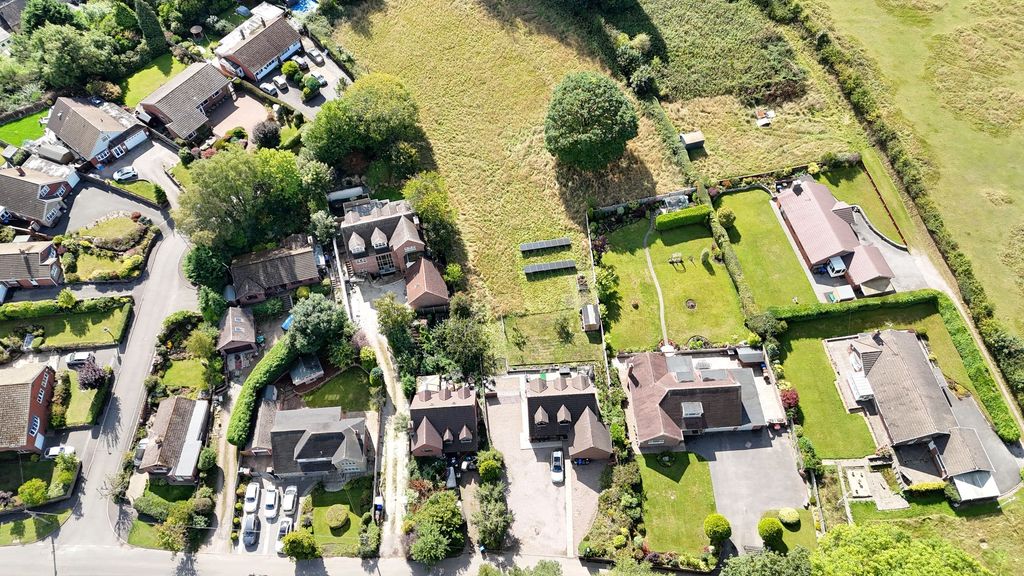 Property photo 3 of 27