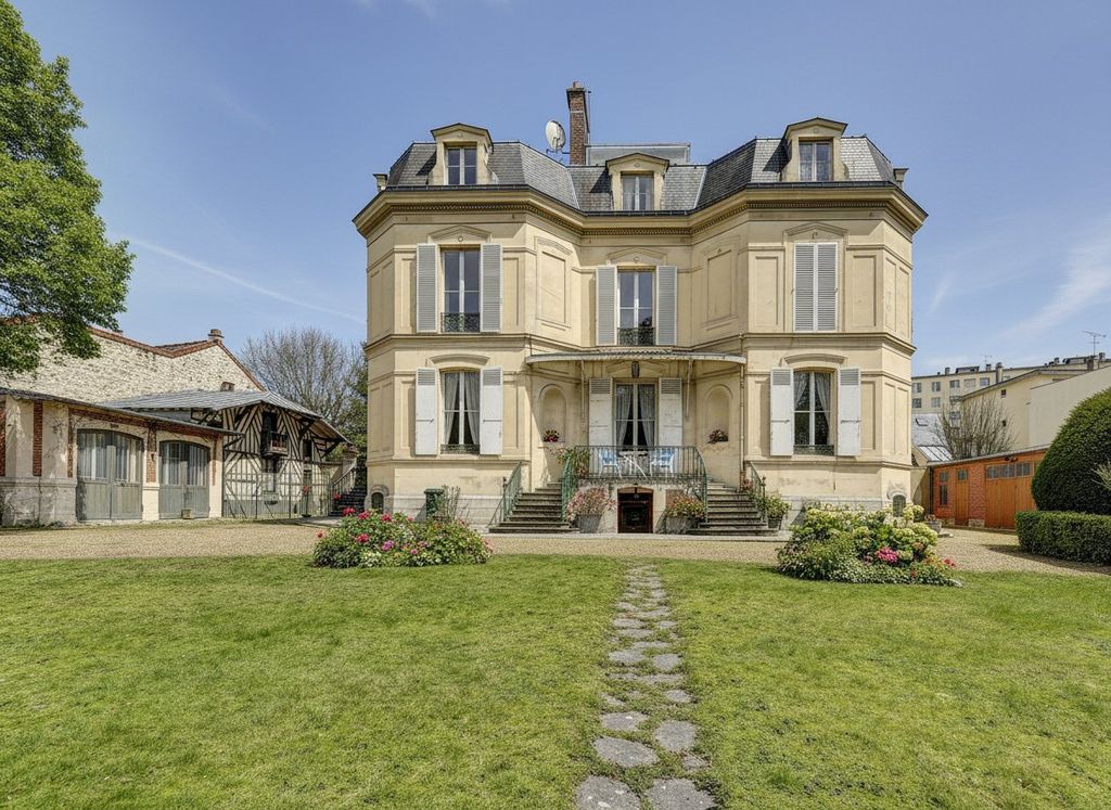 Property photo 1 of 16 5-Room Apartment, Saint-Germain-En-Laye, 144.31 m²