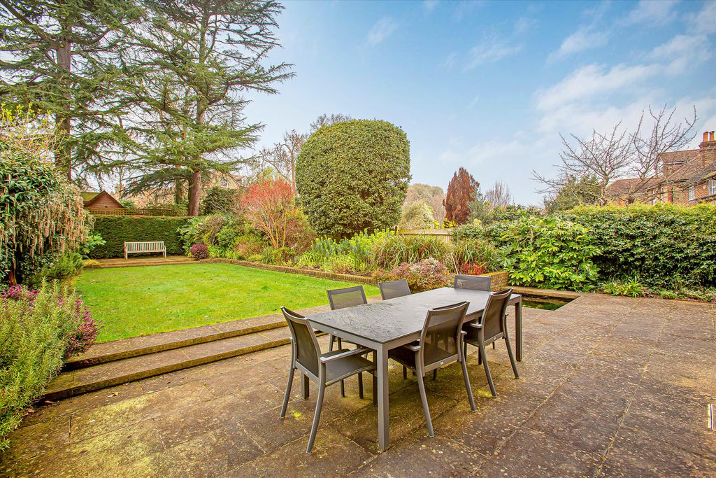 Property photo 2 of 18 Image