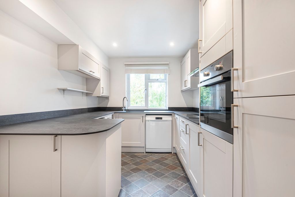 Property photo 3 of 10 Photo 03