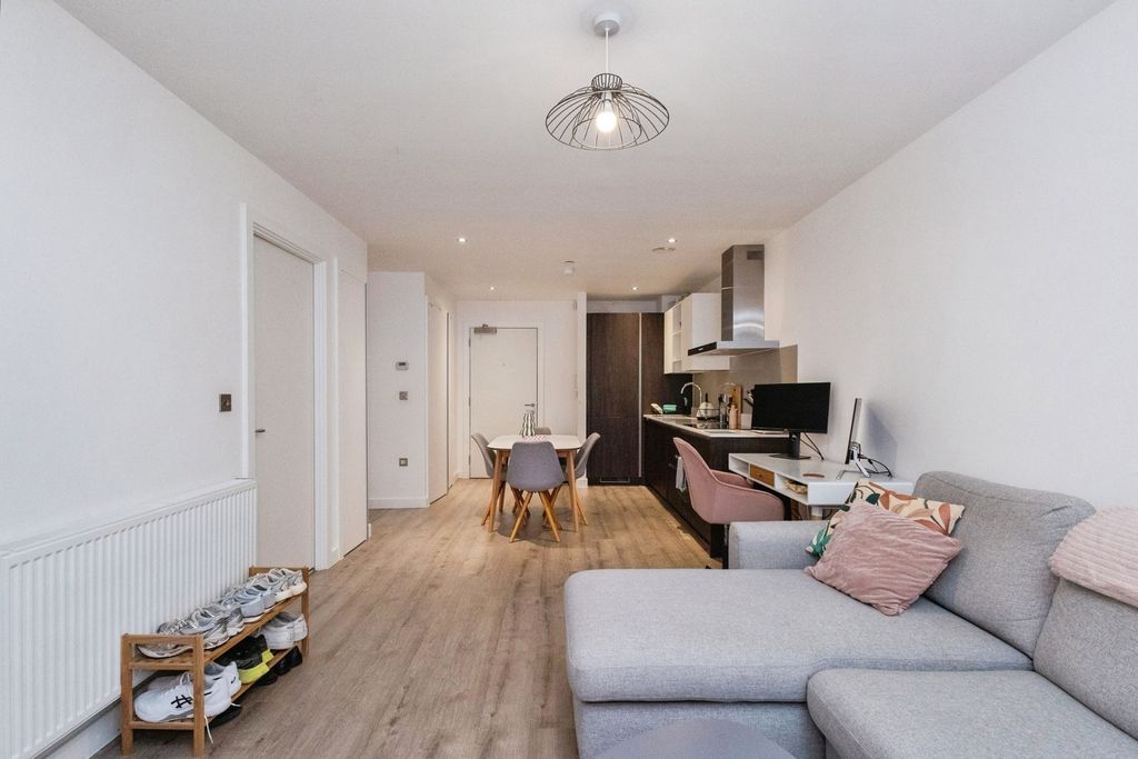 Property photo 3 of 18 Pbox-Img.Jpg