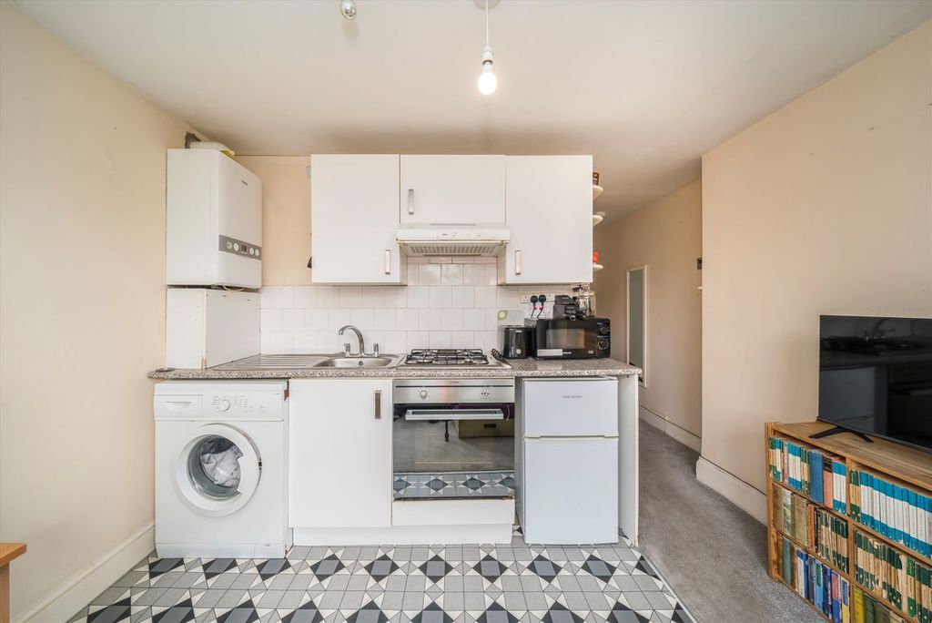 Property photo 3 of 4