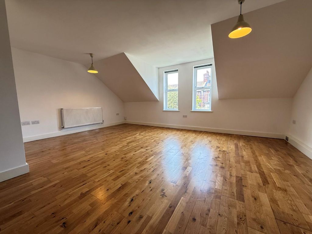 Property photo 2 of 9 8.Jpg