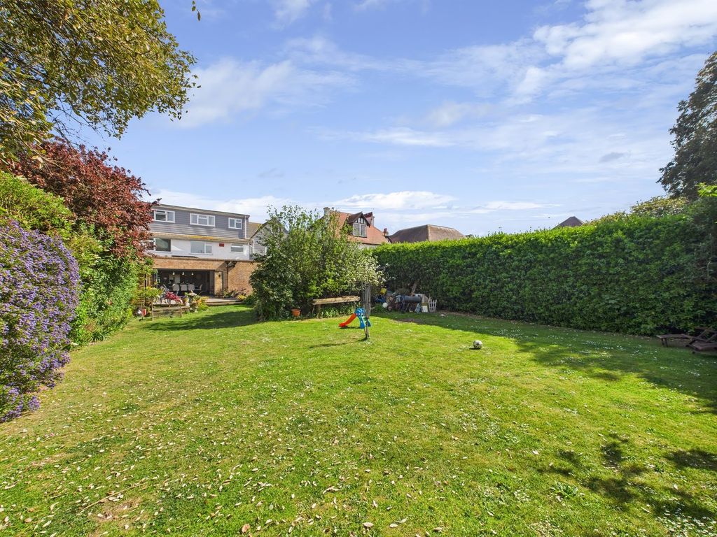 Property photo 3 of 33
