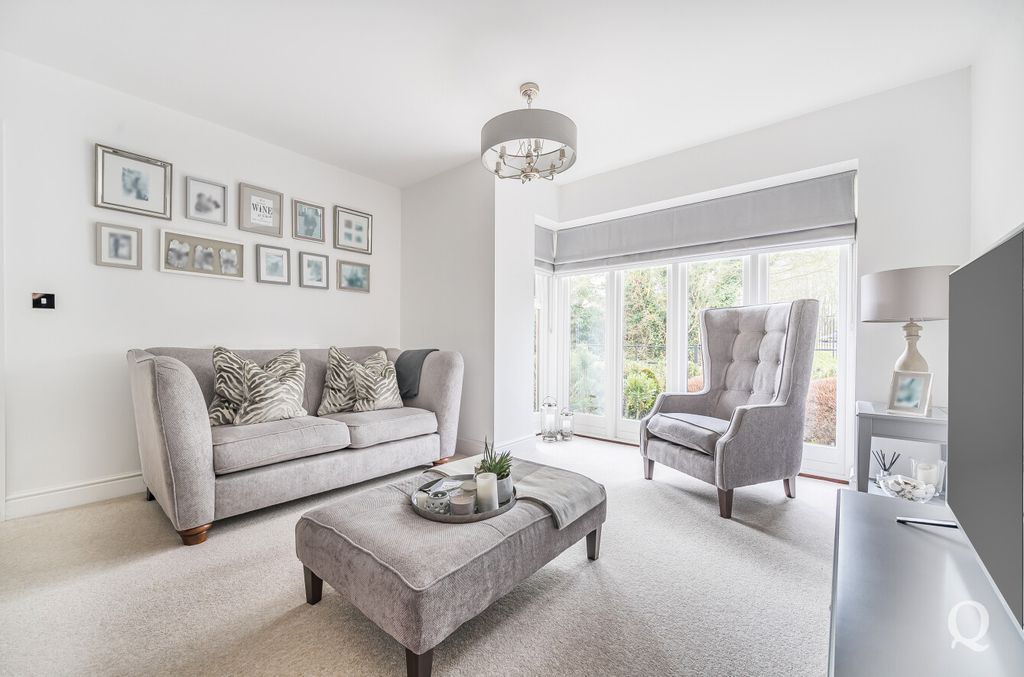 Property photo 2 of 25 016F4B63-62Ac-4d4...