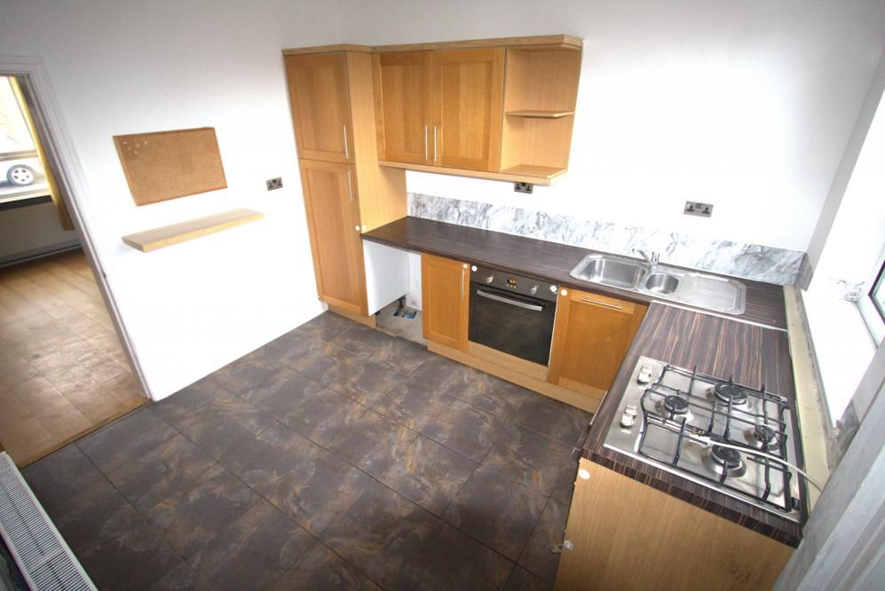 Property photo 3 of 6 Kitchen