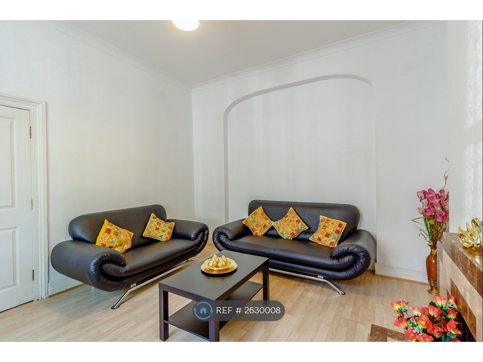 Property photo 3 of 12 Living Room.