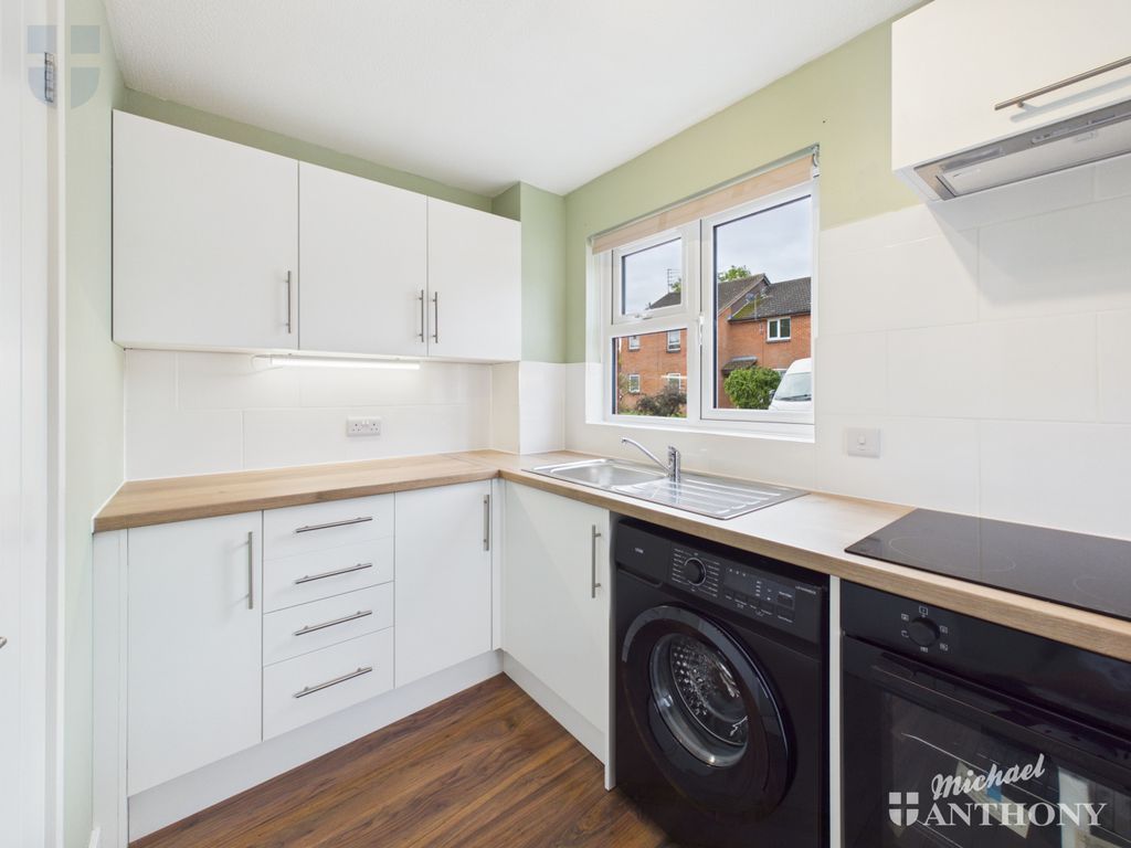 Property photo 3 of 10 Cam03852G0-Pr0783-Still008