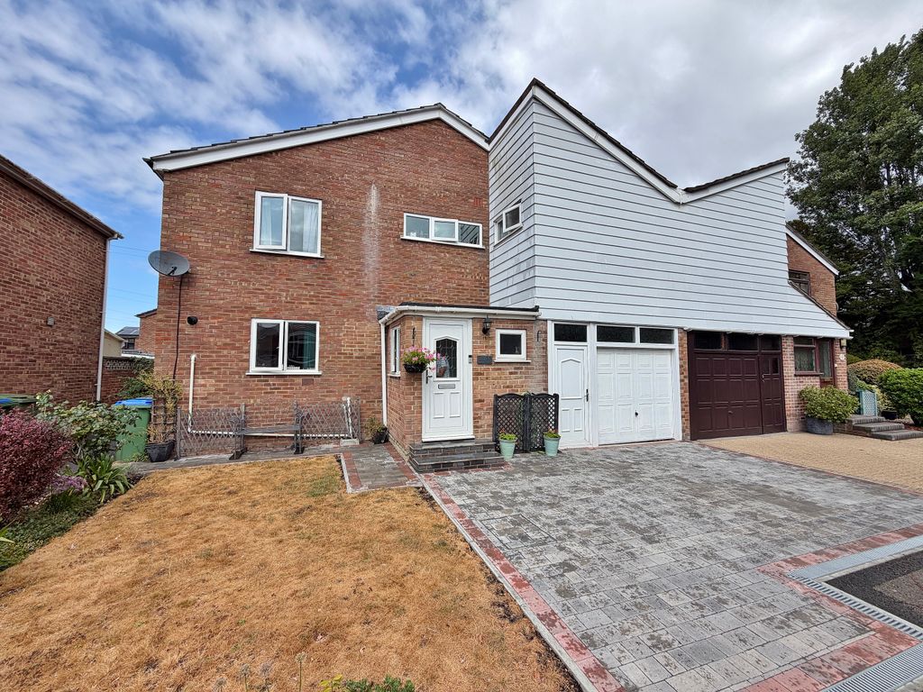 Property photo 1 of 28