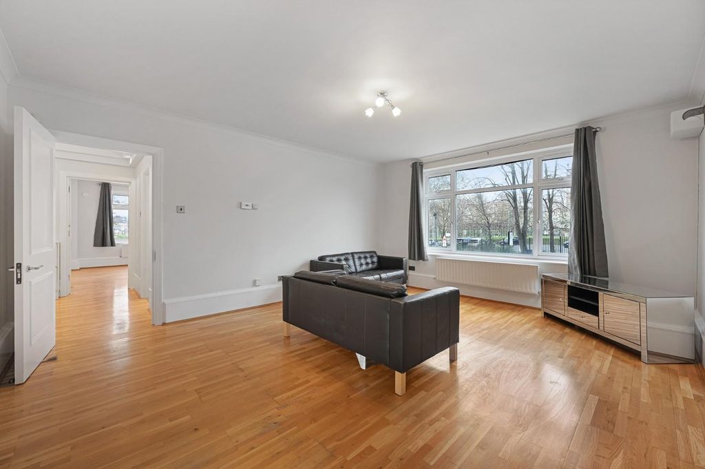 Property photo 3 of 9 Tec - 4 Ambassador House - 9 (1).Jpg