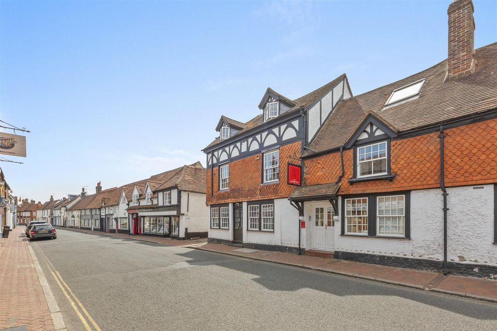 Property photo 2 of 20 High Street