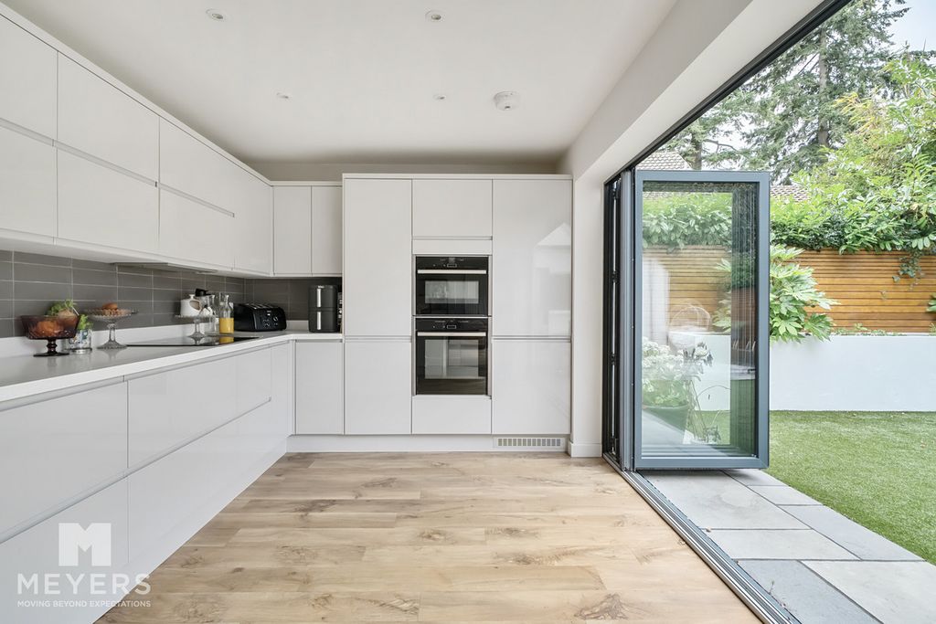 Property photo 3 of 22